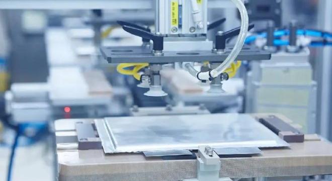 Új katódanyag javítja az akkumulátorok élettartamát