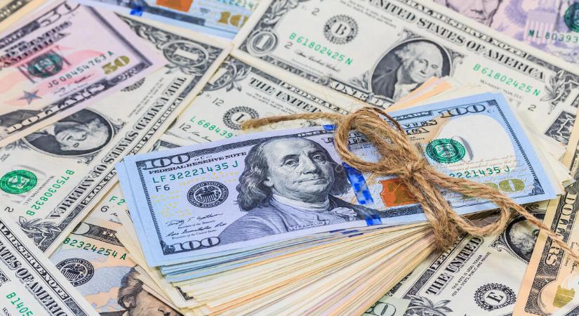 Csak a dollárral szemben tudott erősödni a forint hétfőn