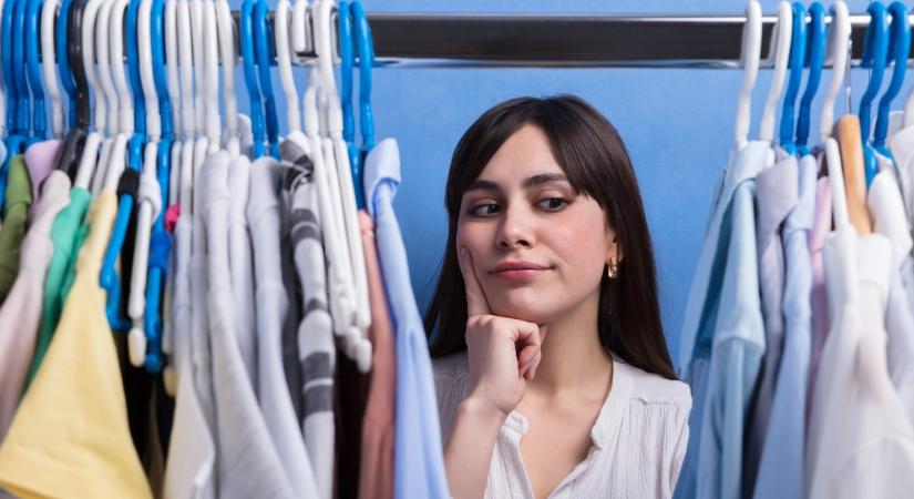 Ezért ne őrizgesd tovább a kinőtt ruháidat! A szakértő szerint az önbizalmadat is rombolhatják