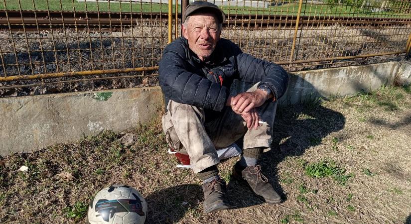 Kis Ferenc amatőr focit néz és visszasírja a régi KTE-pályát