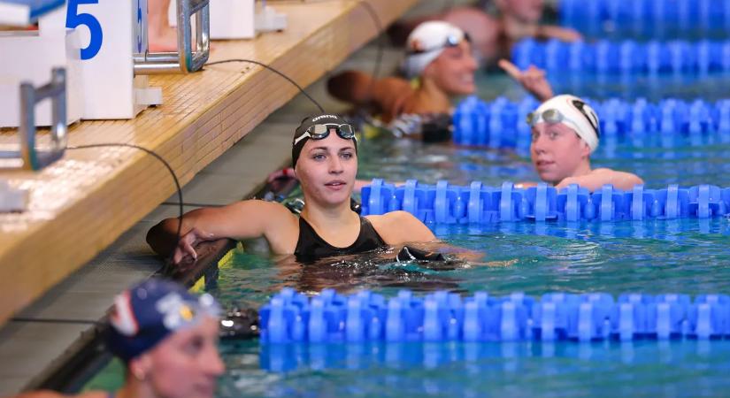 Minden szem rá szegeződött: Milák Kristóf dögös exe miniruhában tűnt fel