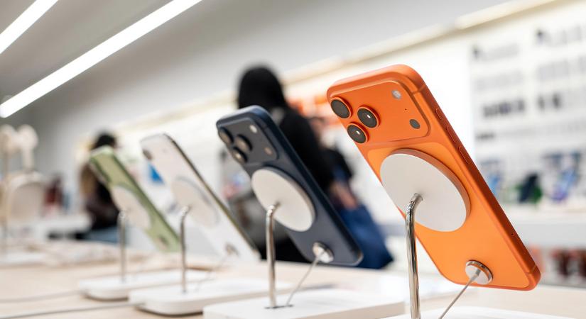 Narancs helyett idén egy másik gyümölcsre voksol az Apple