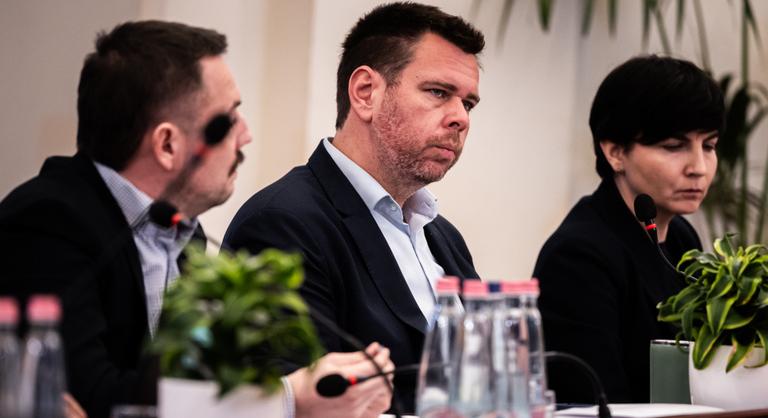 Vitézy Dávid: A Fidesz, a DK és Karácsony akadályozták meg a sok százmilliós prémium kivizsgálását