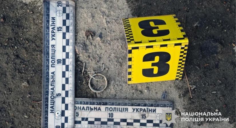 Kézigránátot dobott egy férfi emberek csoportjára Herszon megyében