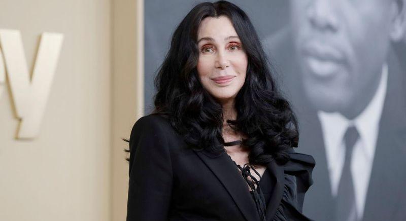 Váratlan fordulat: Cher hirtelen nagymama lett