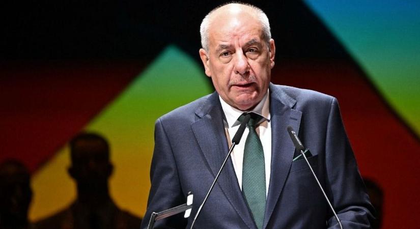 Fordulat jöhet: népszavazással választanák meg az új köztársasági elnököt