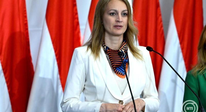 Forsthoffer Ágnes: vissza kell állítani a közbizalmat, ami a parlamentben kezdődik