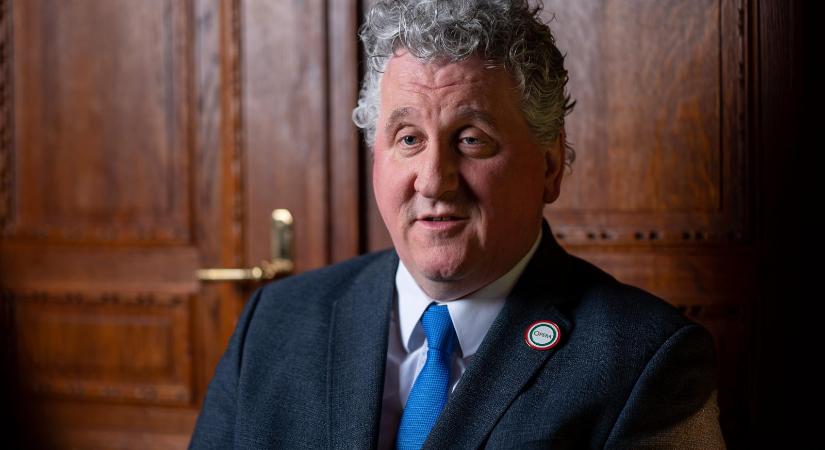 Zavarja Ókovács Szilvesztert, hogy Magyar Péter sajtótájékoztatón üzent neki, ahelyett, hogy felhívta volna