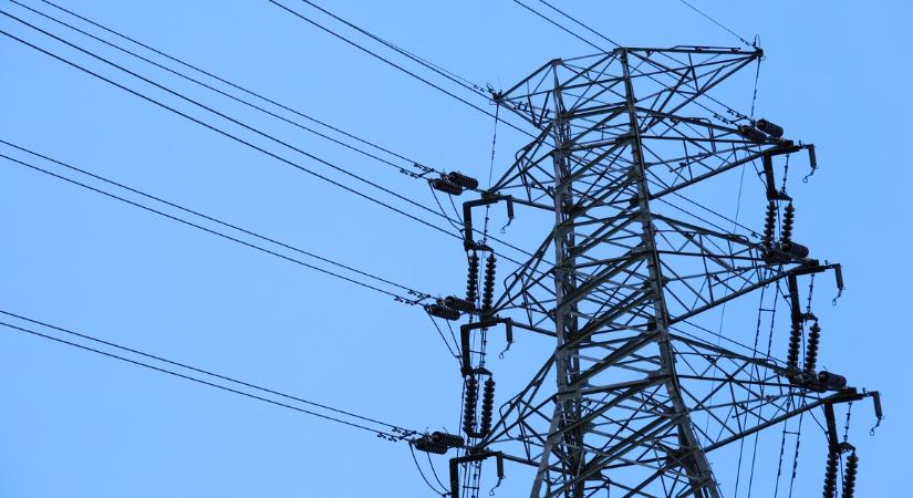 Napi áramszünetek jöhetnek – egy ország már bevezetheti a kétórás korlátozást