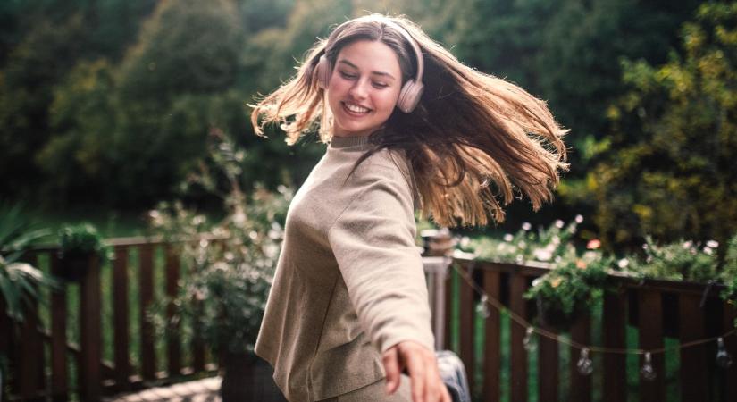 Napi horoszkóp 2026. 04. 21.: A Nyilas új szintre léphet, a Bak kapcsolatokban erősödhet