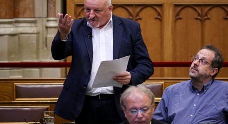 Nem várt üzenet az MSZP láthatatlan elnökétől