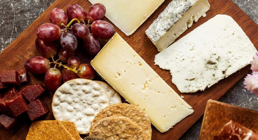 Trappista sajt ár-összehasonlítás: tömb vs. szeletelt – hol éri meg jobban?