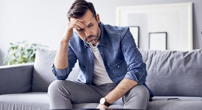 5 dolog, amit a magányos férfiak tesznek – de sosem vallanák be