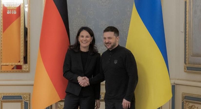 Sisakoktól a rakétákig: hogyan lépte át saját vörös vonalait Németország Ukrajnában