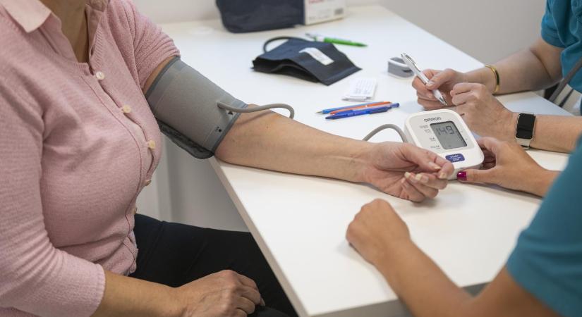 Gyűlnek a névjegyek az egészségügyi tárcában, az Országos Mentőszolgálat főigazgatói posztjára két szakember is esélyes