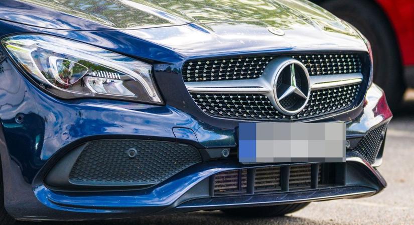 Egy kék színű Mercit köröz a soproni rendőrség