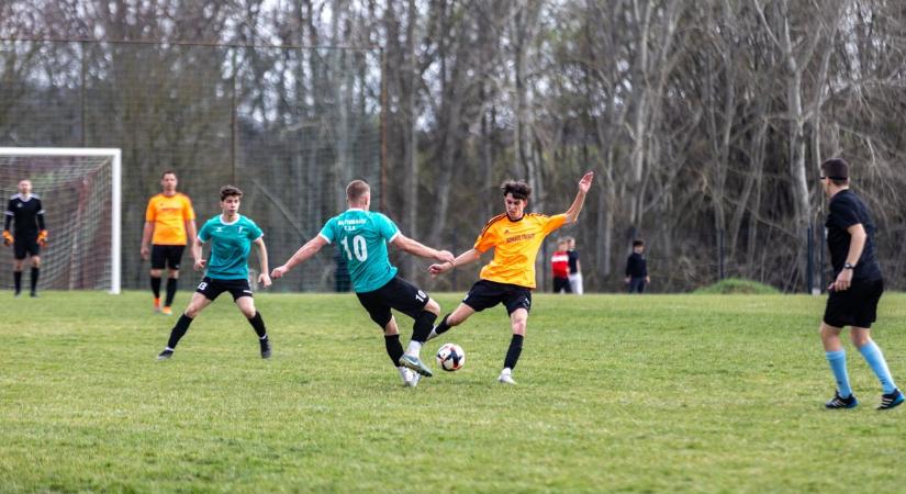 Drámai csata bontakozik ki a másodosztály élmezőnyében a dobogóért