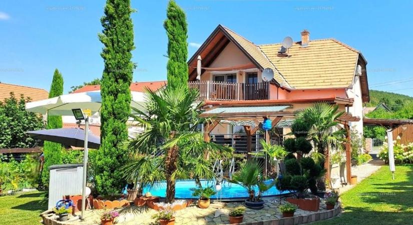 Eladó nyaralók a zalai Balaton-parton — top 5 ingatlan a legolcsóbbtól a legdrágábbig