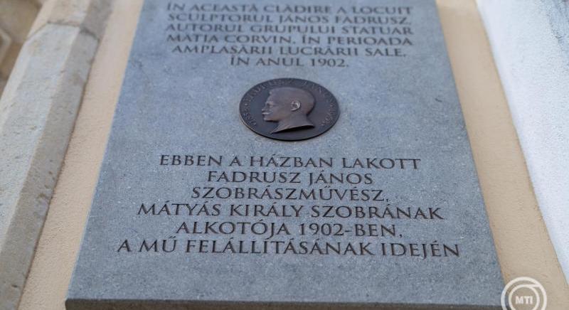 Emléktáblát avattak Fadrusz János szobrászművész tiszteletére Kolozsváron