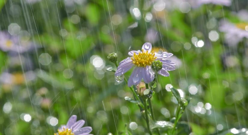 Marad a hűvösebb idő záporokkal, zivatarokkal