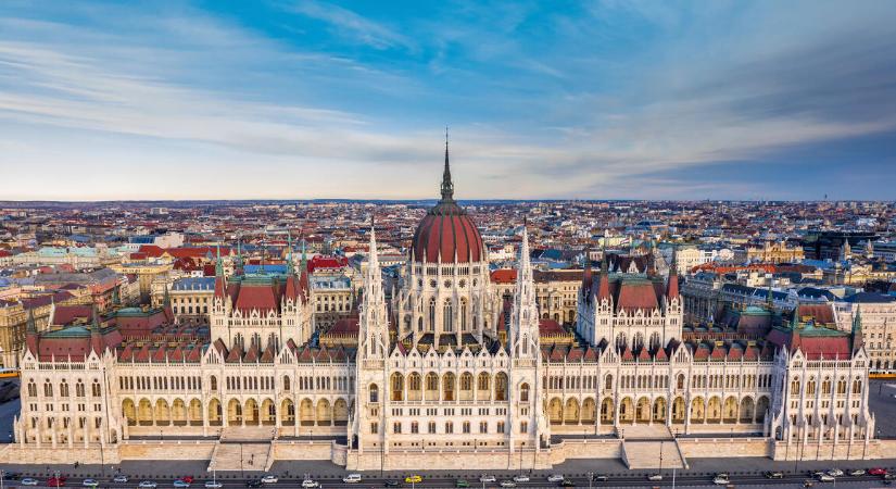 Ma is sűrű napjuk lesz Magyar Péteréknek