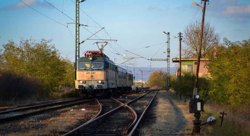 Jönnek a nagy felújítások, ezeken a vonalokon mehet a vonat gyorsabban Hevesben