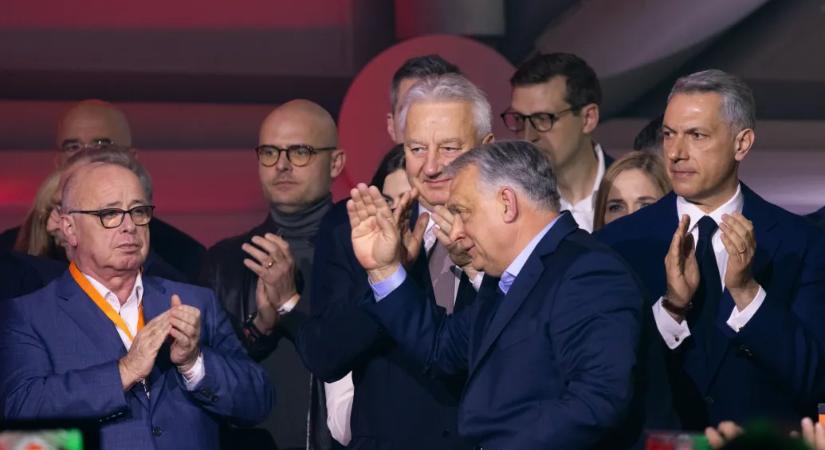 A 444 szerint megkezdődött a Fideszben az Orbán Viktor-mentő hadművelet