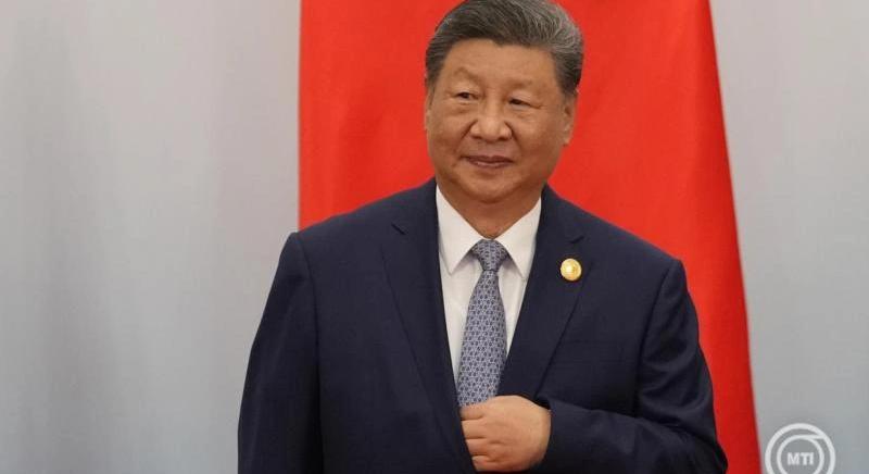 Kínai elnök: biztosítani kell a hajózás zavartalanságát a Hormuzi-szorosban