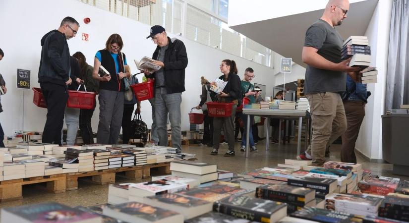 Mesterséges intelligencia fejezte be a híres író regényét