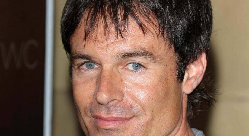 Meghalt az ikonikus sorozat szívtipró sztárja