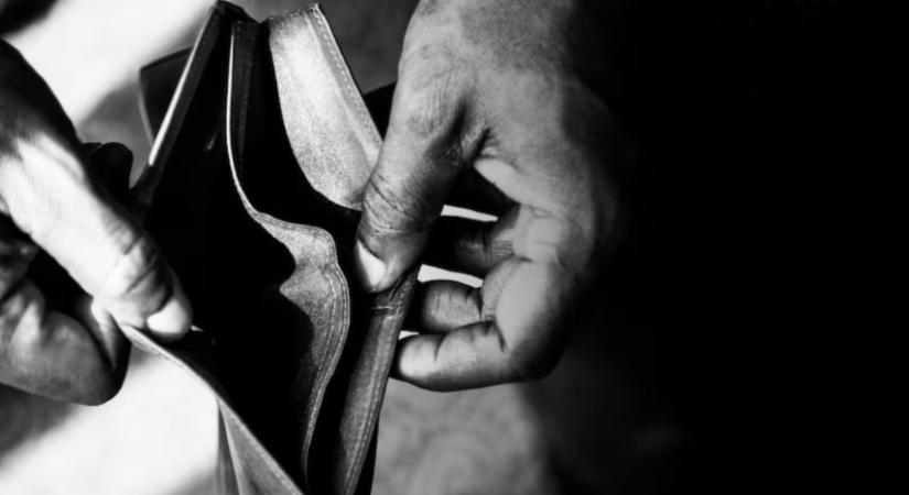 Pénztárcát, telefont loptak a hajnali Debrecenben