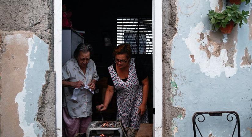 Kuba mégiscsak kötélnek állt