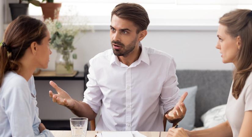 Nem minden csatát kell megnyerni, és ez is egy ilyen: Mit tegyek, ha politizál a főnököm?