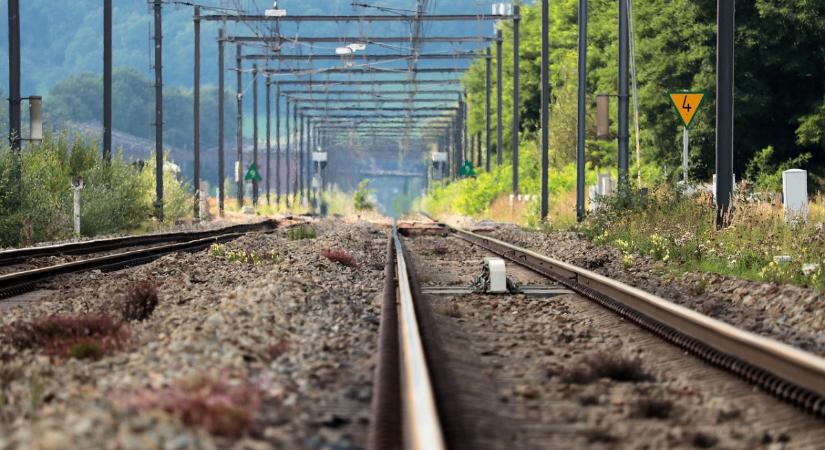 Gyalogost gázolt a Scarbantia InterCity – késések