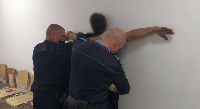Trükkös módszerrel próbálta leplezni bűnös tettét a keresztesi férfi, a rendőrök eszén azonban nem járt túl!