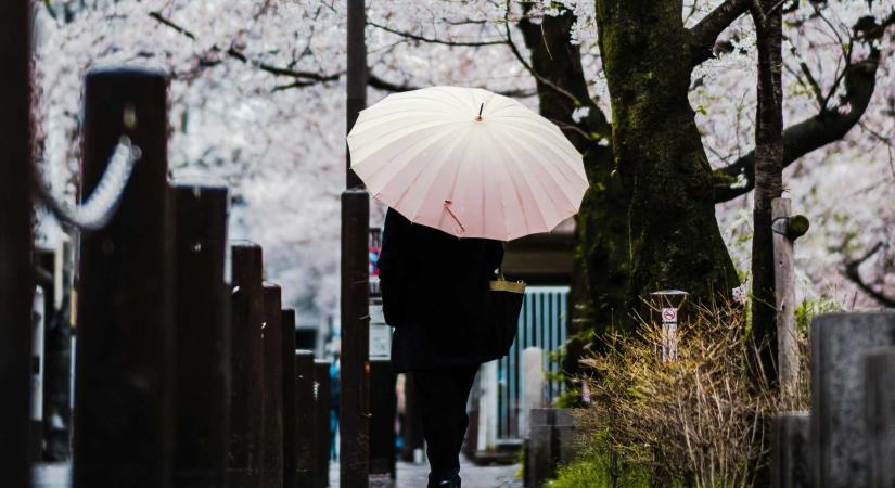 Hűvös és esős idő jöhet május elején – Csak később tér vissza a meleg