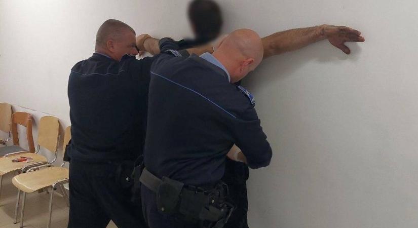 Ellopott egy biciklit Biharkeresztesen, majd gyorsan átfestette falfestékkel