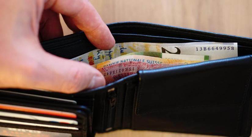 Gyalogost fosztott ki két férfi Debrecenben, majd elfutottak, de nem úszták meg