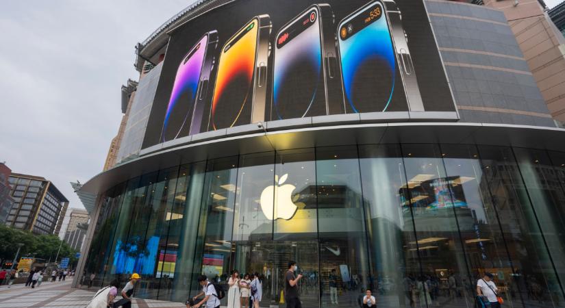 Tizenöt év után lemond Tim Cook: meglepő utód veszi át a helyét az Apple élén