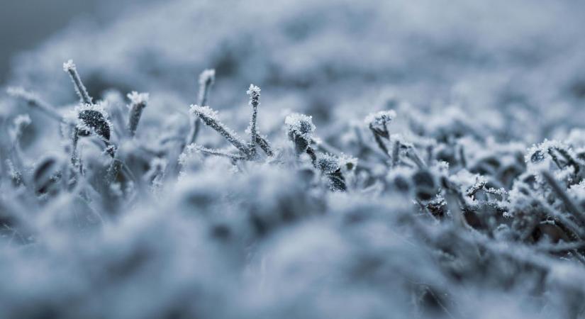 Dermesztő fordulat: hajnalban lecsap a fagy, rekordok is dőlhetnek Magyarországon