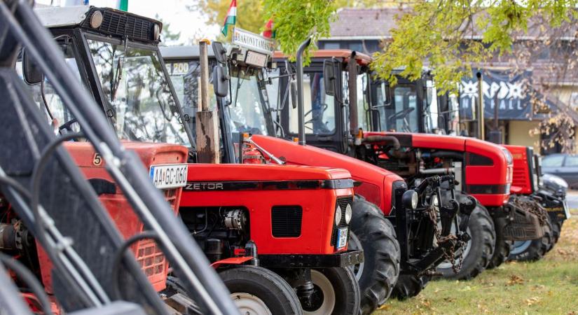 Újra beröffennek a traktorok a Bakonyalján, még ügyeskedni is fognak az óriások