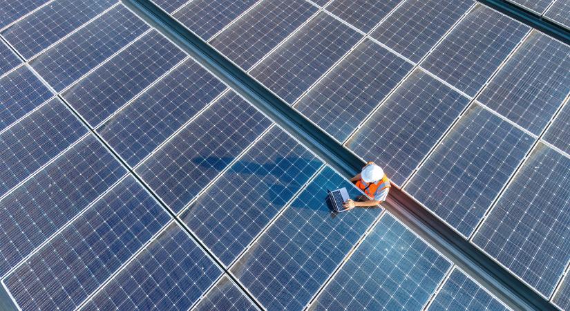 Váratlan fordulat a hazai napelemes piacon: hiába a hatalmas érdeklődés, ez a durva akadály tömegek terveit húzza keresztül