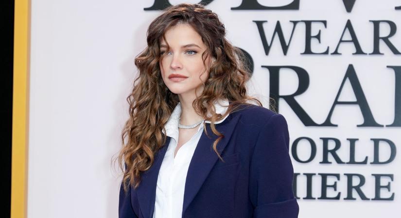 Palvin Barbi még Anne Hathawaynél is dögösebb volt: Az ördög Pradát visel premierjén mindenki őt figyelte
