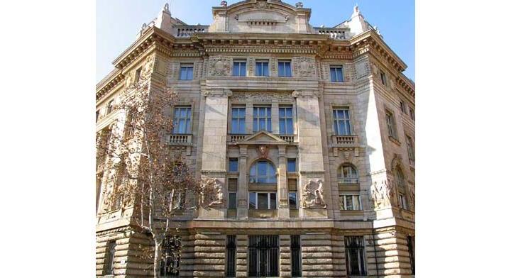 Ügyészi hatáskörbe vonják a nyomozást az MNB százmilliárdok ügyében