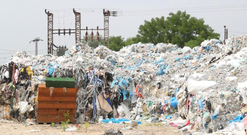 Hatalmas üzlet az illegális olasz szemét behozatala – Kifelé gabonát visz a kamion, hazafelé szeméttel megpakolva érkezik