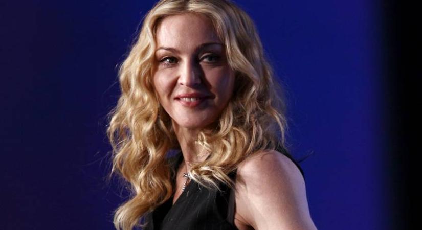 A 67 éves Madonna arca most ilyen a sok plasztika után: nem ismertünk rá a színpadon