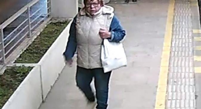 Laptopot lopott egy miskolci villamosmegállóból