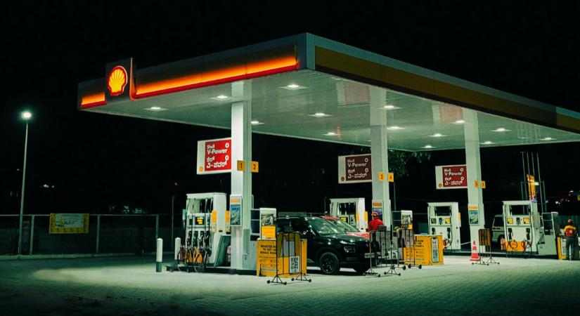 Február óta először 8 lej alatt a benzin literenkénti ára