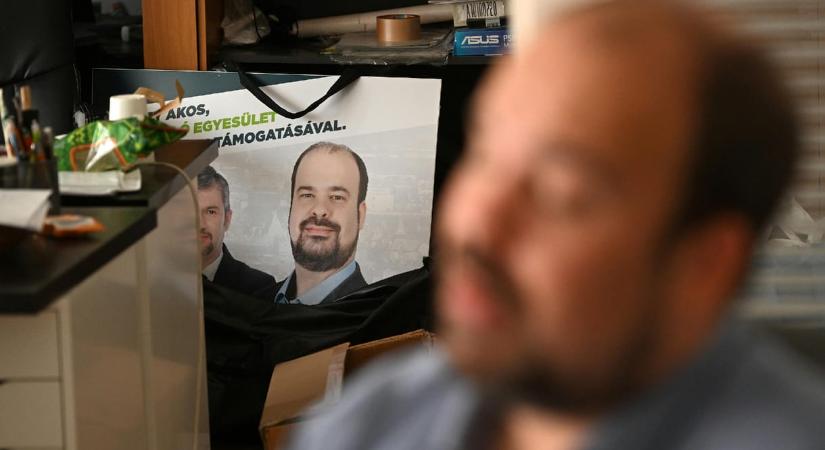 „Földön fekvő emberbe nem rúgunk bele!” – a Momentum elnöke védelmébe vette a Kutyapártot