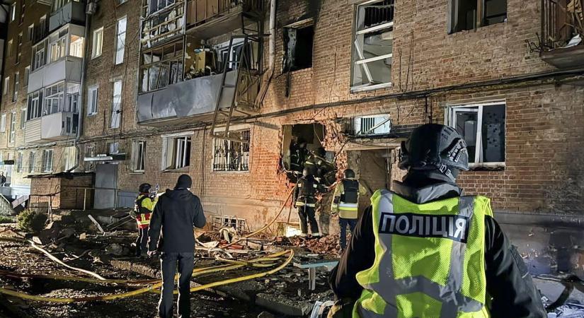 Orosz légicsapás érte hajnalban Szumi lakóövezetét